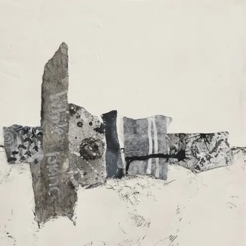 Fragments on Horizon, Enkaustik auf Holz, gedämpfte Grautöne mit collagierten Architekturfragmenten